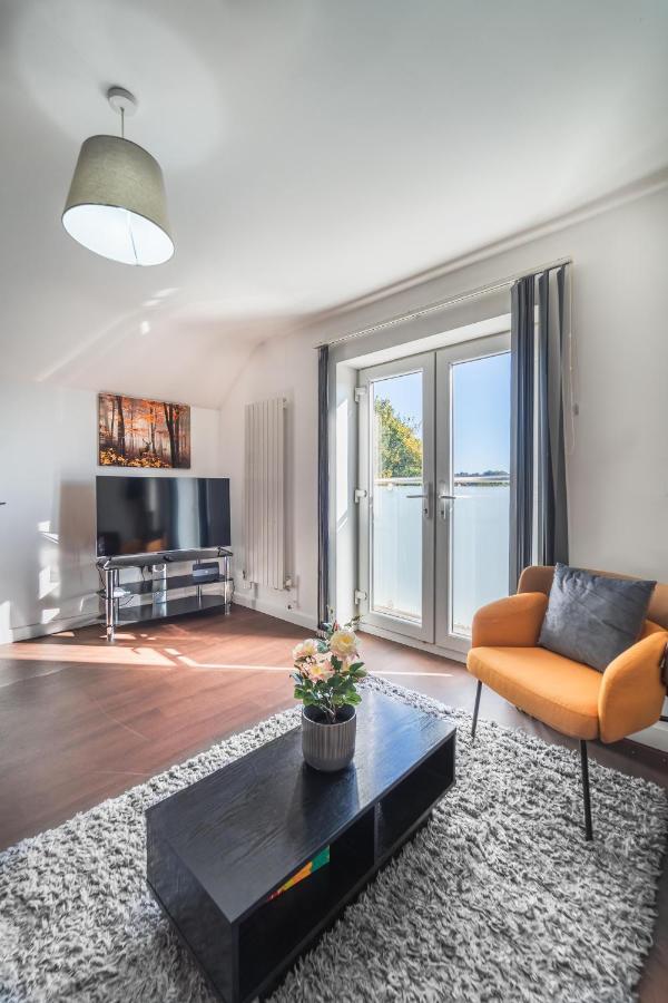 Perfect For Business And Leisure- Free Parking Apartman Southampton Kültér fotó